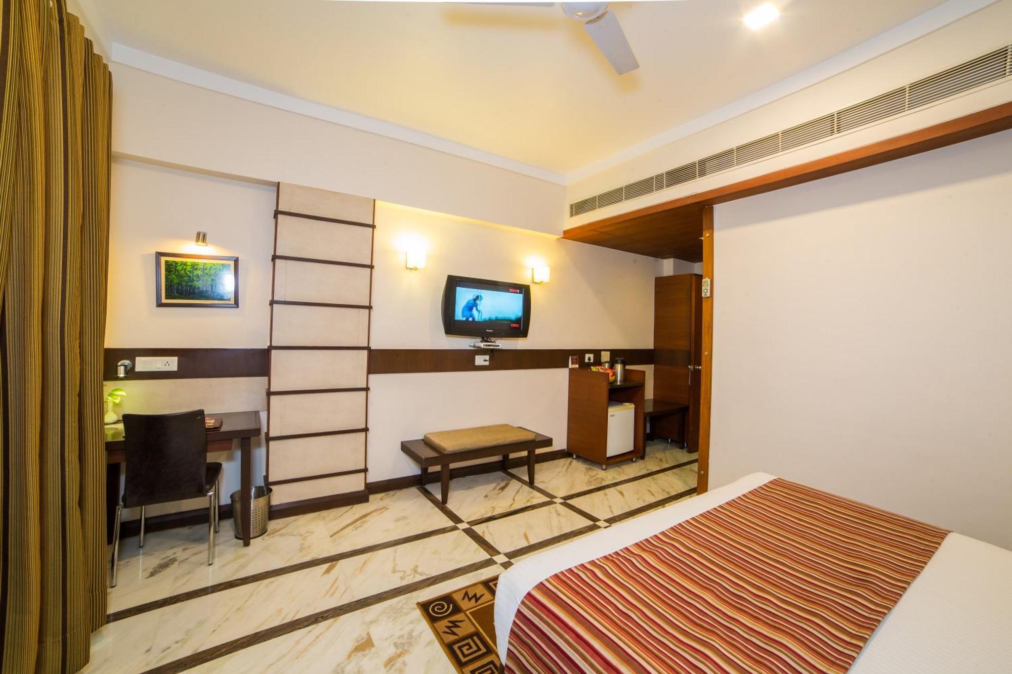 Amantra Comfort Hotel Удайпур Екстер'єр фото